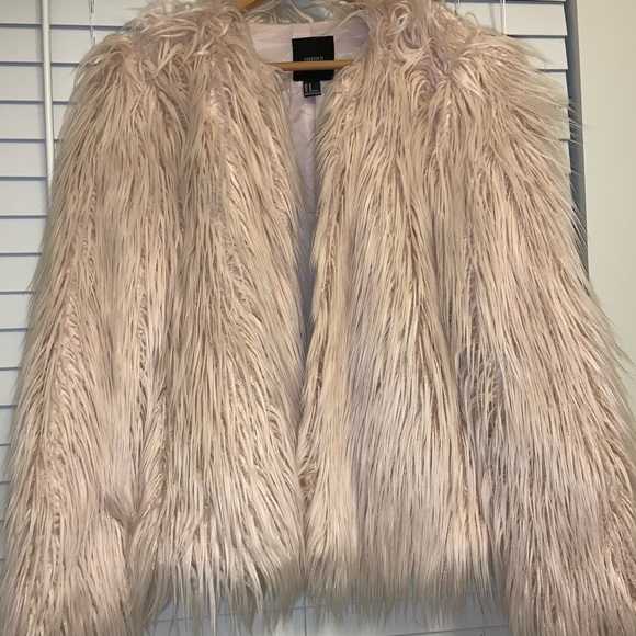 Forever 21 Jackets & Blazers - Forever 21 Peach Flurry Jacket
